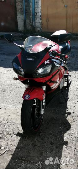 Yamaha YZF-R6 2001 (год выпуска)