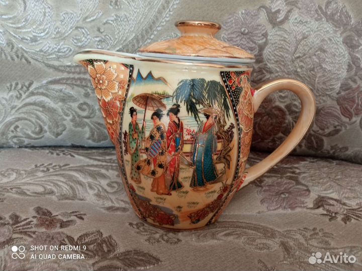 Красивый молочник соусник с крышкой Бронь