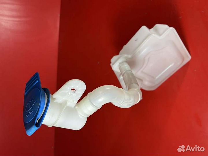 Бачок стеклоомывателя с моторчиком Skoda Yeti 1.2