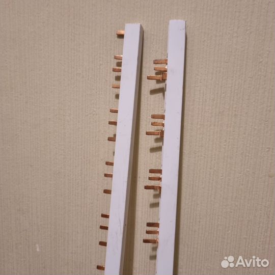 Шина соединительная типа pin для 3 фазной нагр.63А