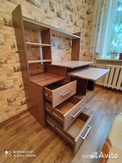 Стол с тумбой