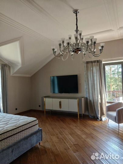 Поклейка обоев ремонт