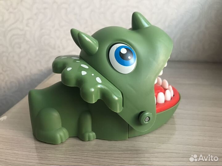 Игрушка зубастик, динозаврик