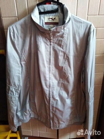 Ветровка женская