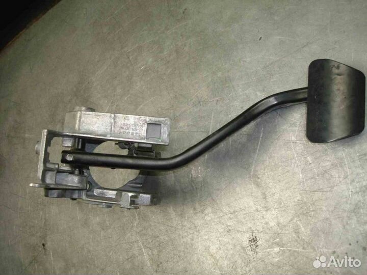 Педаль BMW 3-Series E90/E91 2005-2012