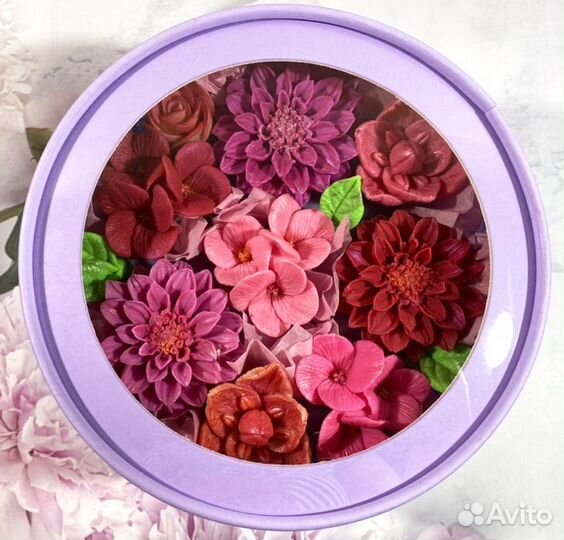 Цветы из бельгийского шоколада в коробке