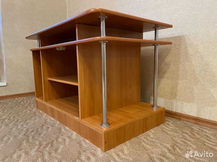 Столик для телевизора