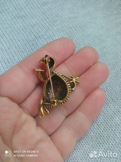 Брошь Значок Новый