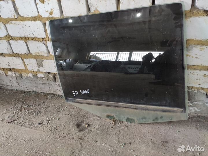 Стекло заднее правое Octavia Tour A4 универсал 7г