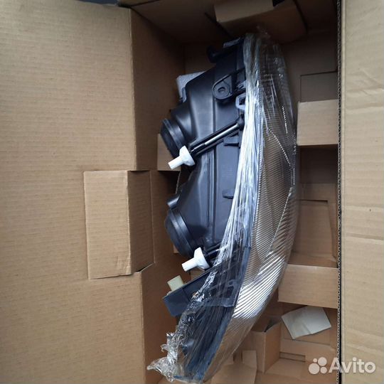 Фара нелинзованная