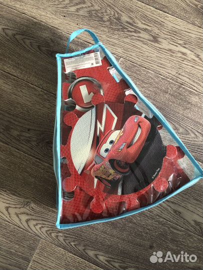 Коврик-пазл для маленьких любителей тачек