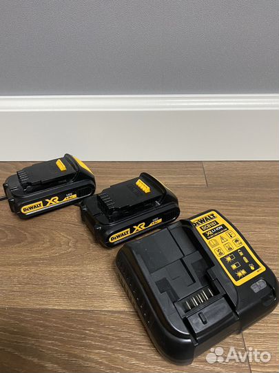 Шуруповерт dewalt 18v