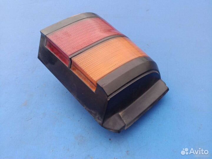 Фонарь задний левый Volkswagen Passat B3