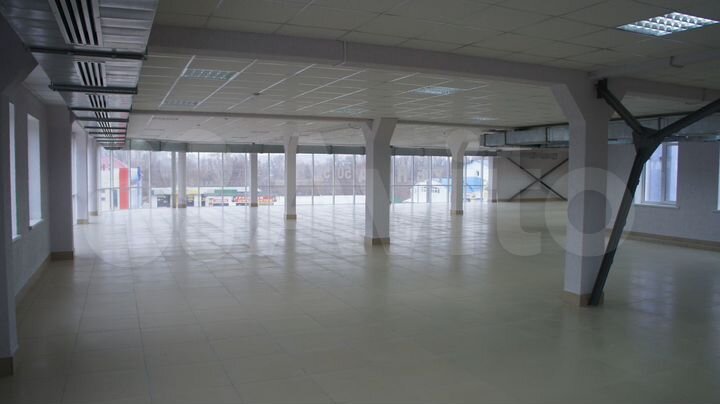 Второй этаж, 720 м²