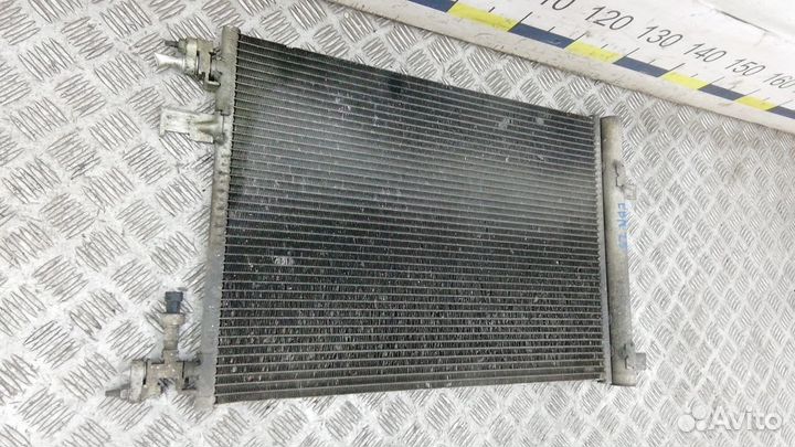 Радиатор кондиционера на Opel Astra J