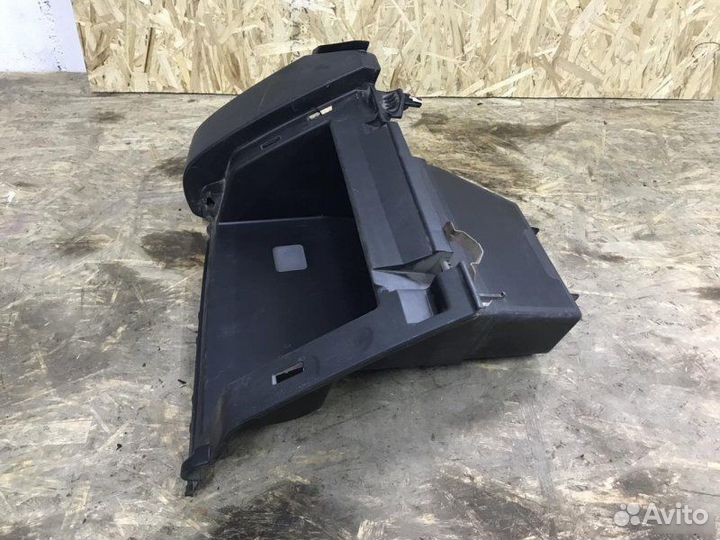 Бардачок Mazda 3 BK 2003-2008