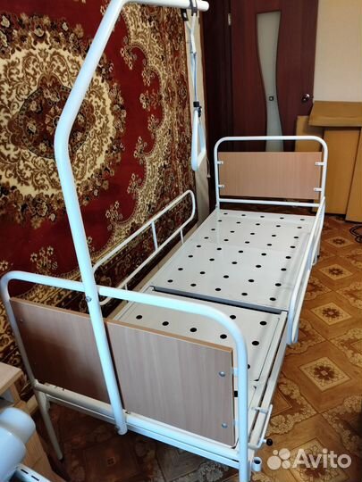 Медицинская кровать для лежачих больных