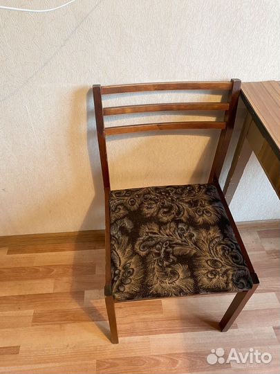 Кухонный стол и стулья бу