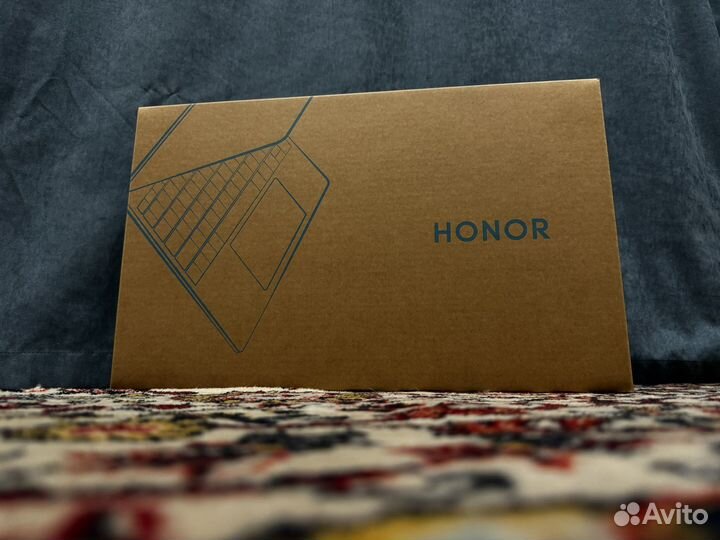 Новый honor MagicBook 15 DOS R5 16+512