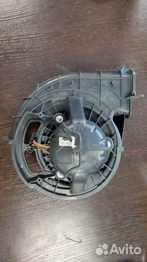 Вентилятор отопителя Bmw X5 4.8I E70 N62N 4.8I