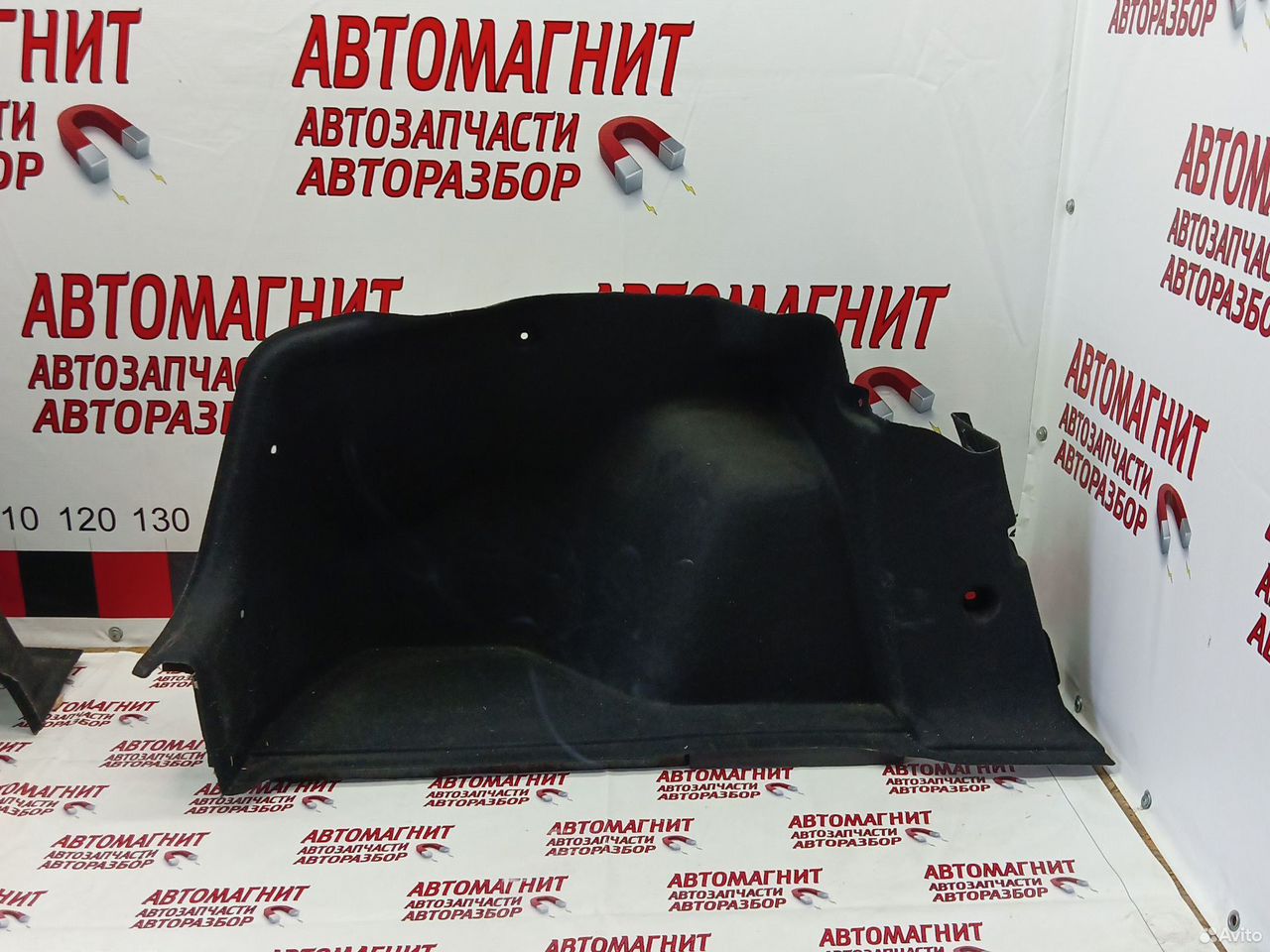 Обшивка багажника левая Джили Эмгранд SS11