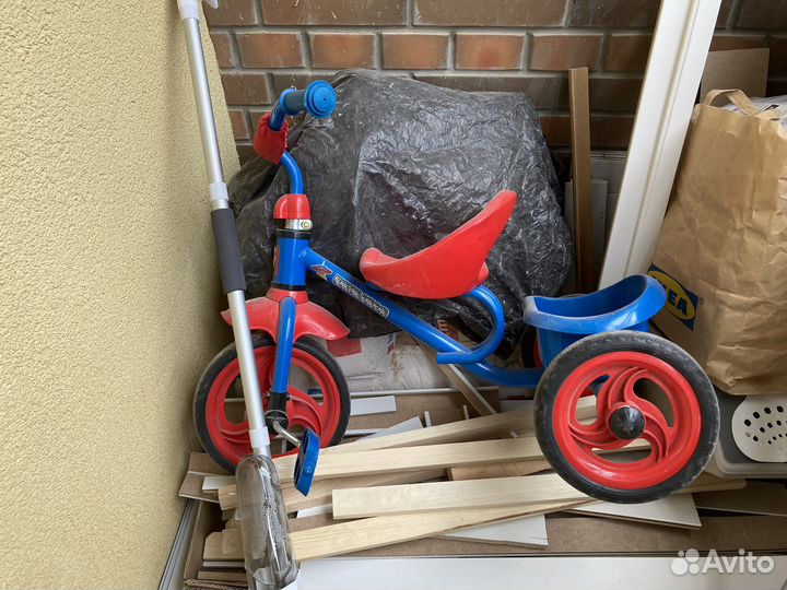 Детский велосипед трех колесный