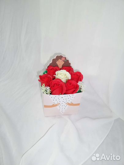 Композиция из мыльных роз