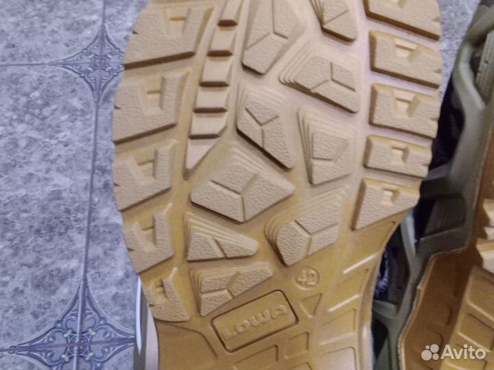 Тактические кроссовки lowa