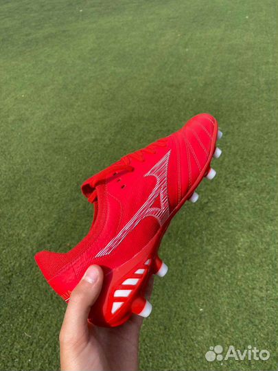 Футбольные бутсы mizuno