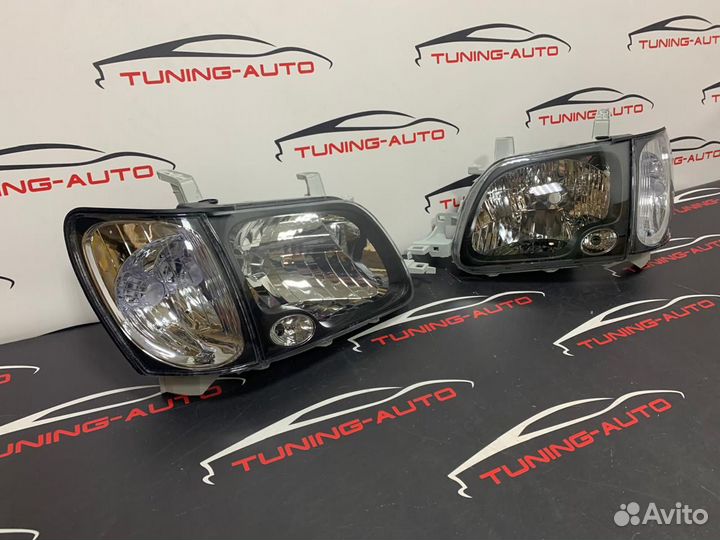 Фары для Toyota Town Ace Noah/Lite Ace Noah 1998-2001 (рестайлинг)