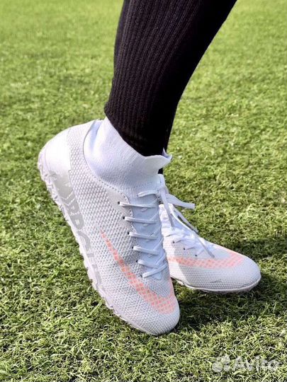 Футбольные бутсы