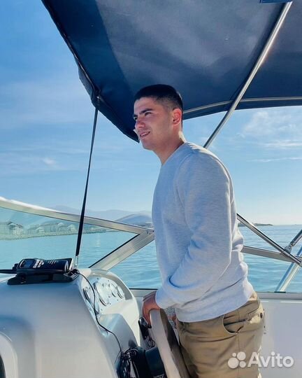 Морская прогулка на яхте в Адлере