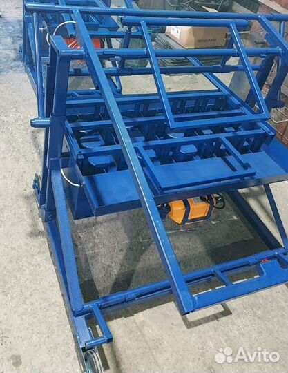 Шлакоблочный станок с двигателем, с завода