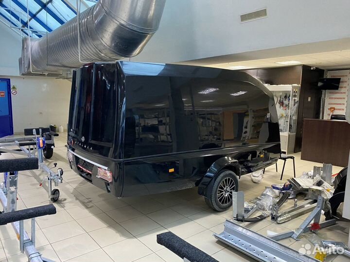 Крутой черный прицеп Сталкер Туринг Макс