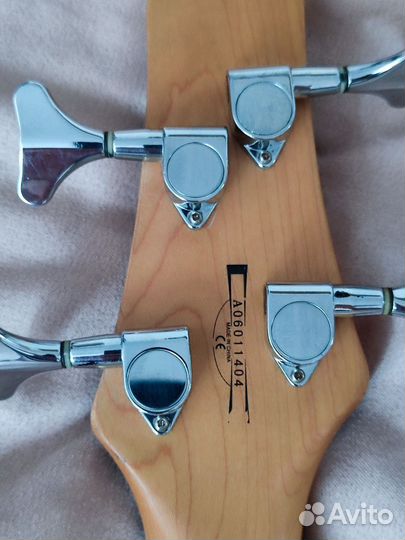 Бас гитара ibanez GSR 200