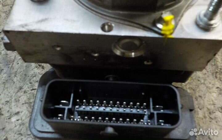 Блок абс 476609404R Dacia Logan Pick-Up - года