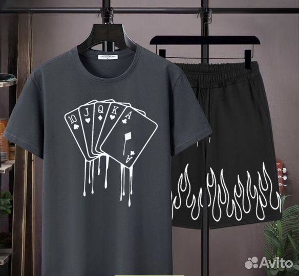 Спортивный костюм