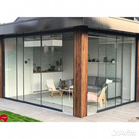 Безрамное остекление беседки