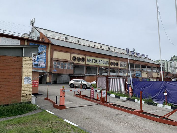 Гараж, > 30 м²