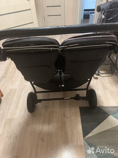 Коляска для двойни или погодок