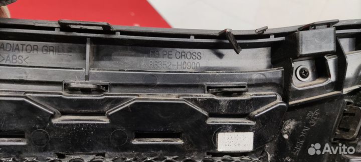 Решетка радиатора передняя Kia Rio 4