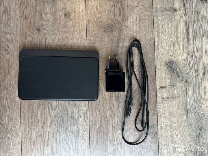 Беспроводная зарядка Nomad Base Station Pro