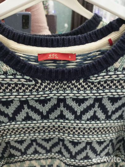 Свитер женский