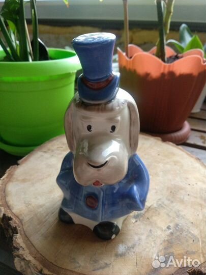 Статуэтки фарфоровые собаки