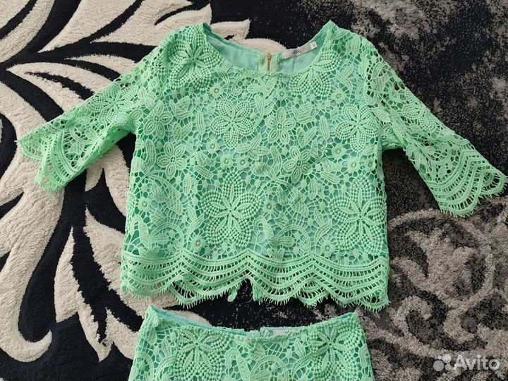 Стильный кружевной костюм