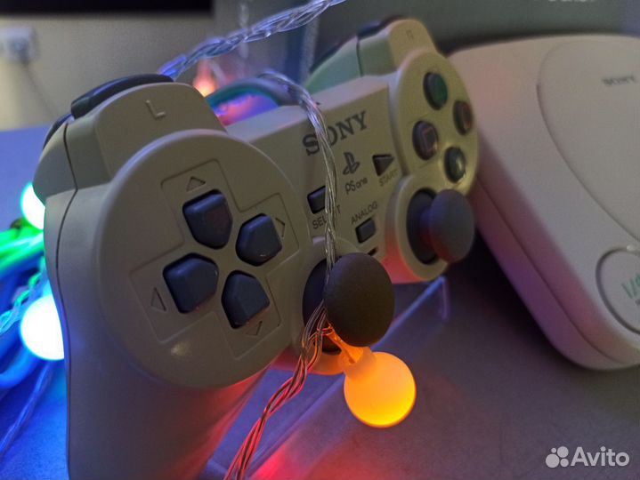 PlayStation One + 2 геймпада + игры