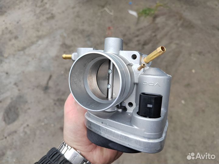 Дросельная заслонка 408238223003z