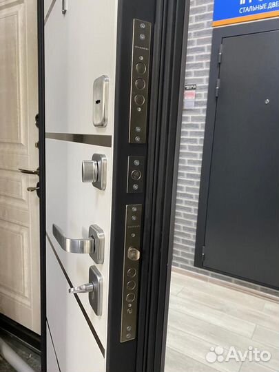 Дверь металлическая Dorston Titan