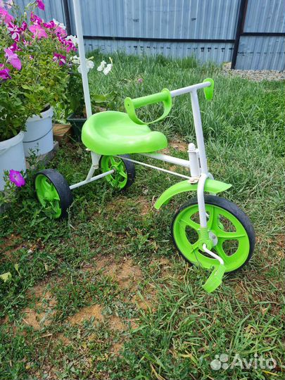 Трехколесный велосипед