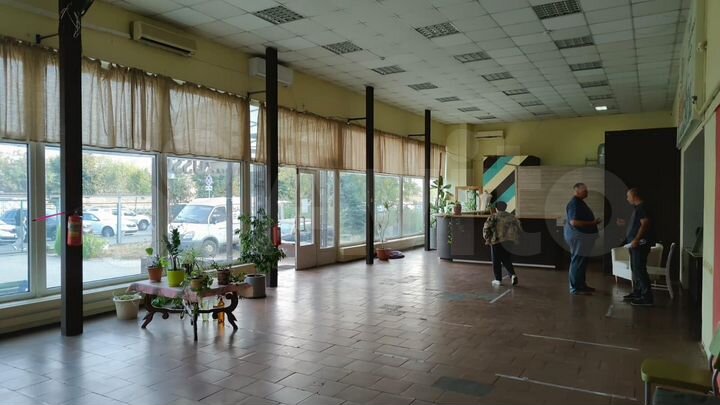 Помещение в аренду, 415 м²